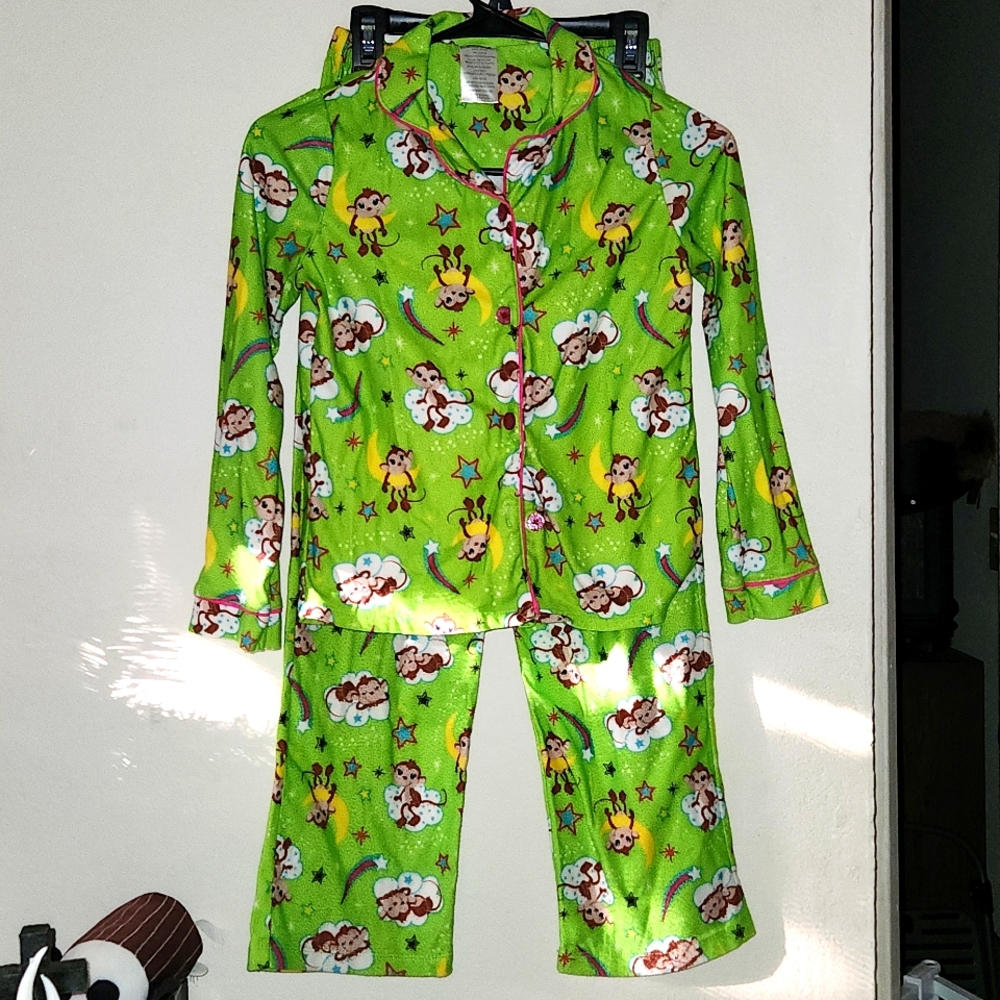 Girls pajamas. Size L. 10/12. Green.